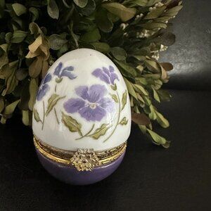 Vintage Porcelain Trinket Egg with Lavendar Floral Motif